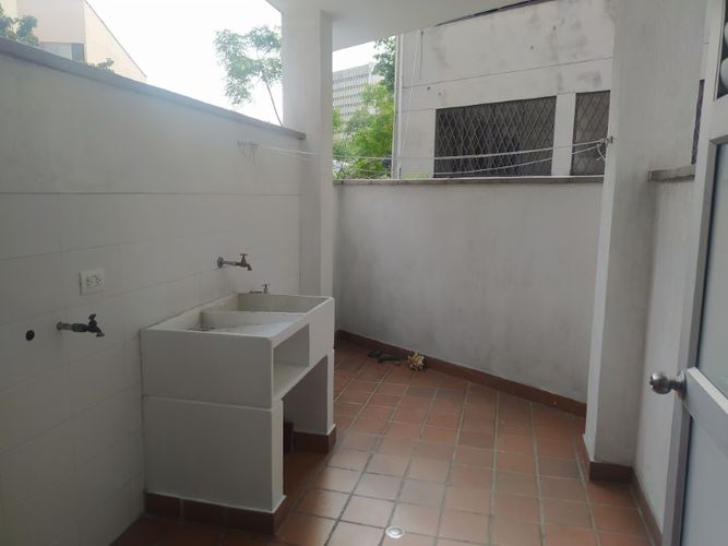 Edificio en venta en Granada, Cali, 190 m² · foto 14 de 16