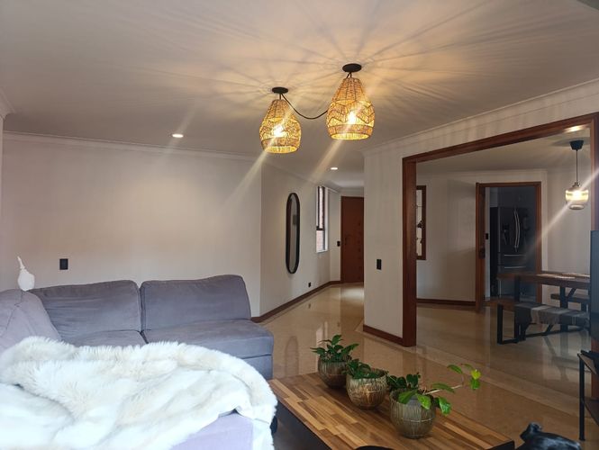 Apartamento de 3 alcobas en venta en El Poblado, Medellín, 165 m² · foto 2 de 18
