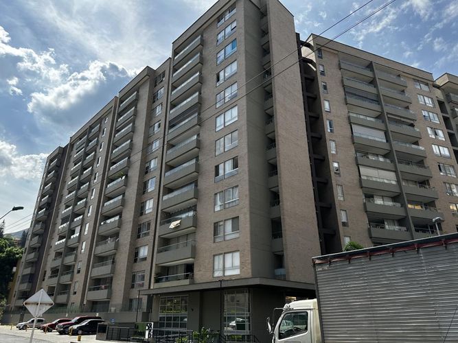 Apartamento de 2 alcobas en venta en La Flora, Cali, 83 m² · foto 2 de 24