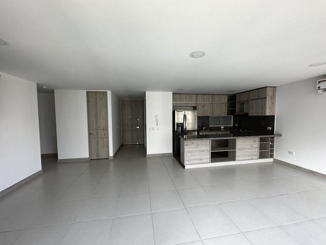 Apartamento de 2 alcobas en venta en La Flora, Cali, 83 m² · foto 5 de 24
