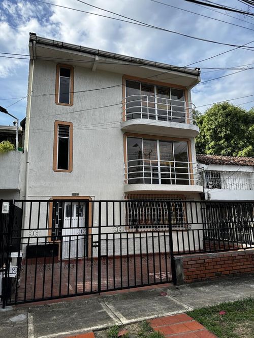 Edificio en venta en El Gran Limonar, Cali, 505 m² · foto 2 de 24