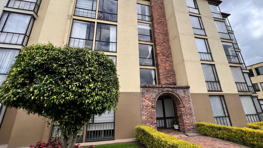 Apartamento de 3 alcobas en arriendo en Estrella Del Norte, Bogotá, 79 m² · foto 2 de 22