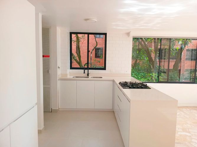 Apartamento de 3 alcobas en arriendo en El Poblado, Medellín, 110 m² · foto 8 de 17