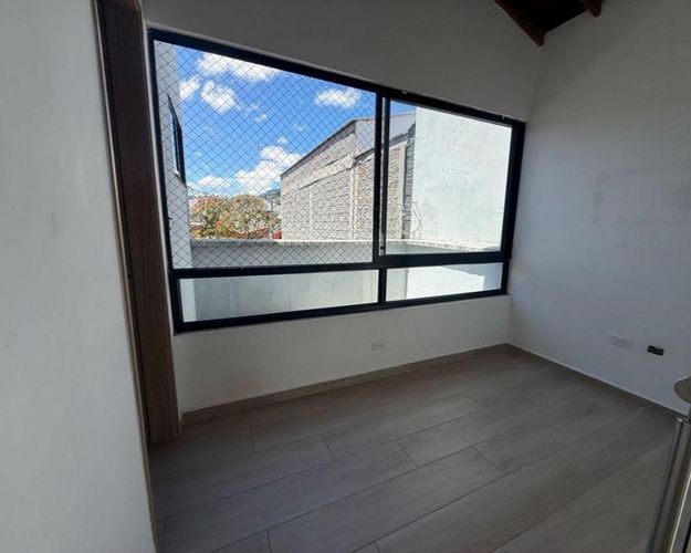 Casa de 3 alcobas en venta en San Nicolas, La Ceja, 134 m² · foto 8 de 13