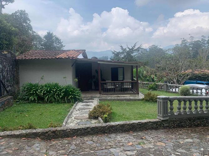 Finca en venta en El Retiro, 200 m² · foto 3 de 7