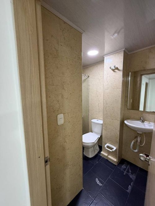 Casa de 22 alcobas en venta en Alcala, Bogotá, 209 m² · foto 10 de 13
