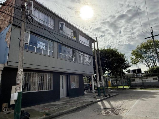 Casa de 22 alcobas en venta en Alcala, Bogotá, 209 m² · foto 12 de 13