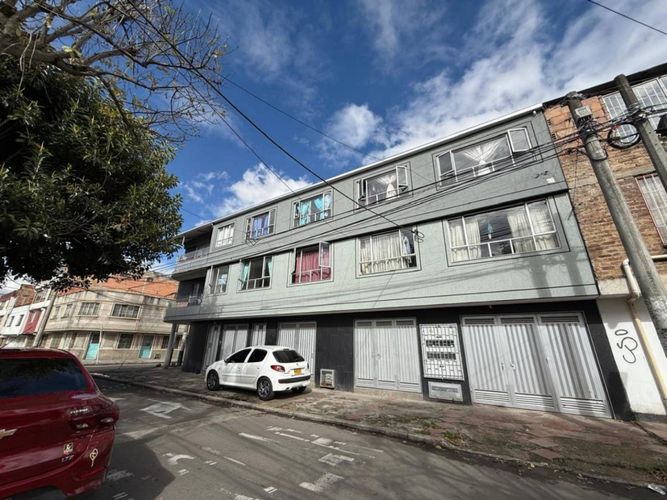 Casa de 22 alcobas en venta en Alcala, Bogotá, 209 m² · foto 13 de 13