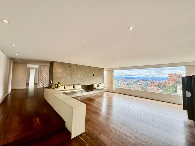 Apartamento en venta en El Retiro, Bogotá · foto 2 de 24