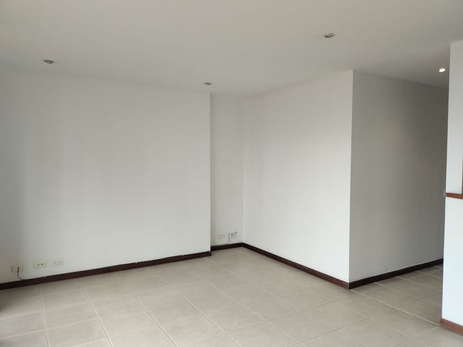 Apartamento de 2 alcobas en arriendo en El Poblado, Medellín, 78 m² · foto 11 de 13