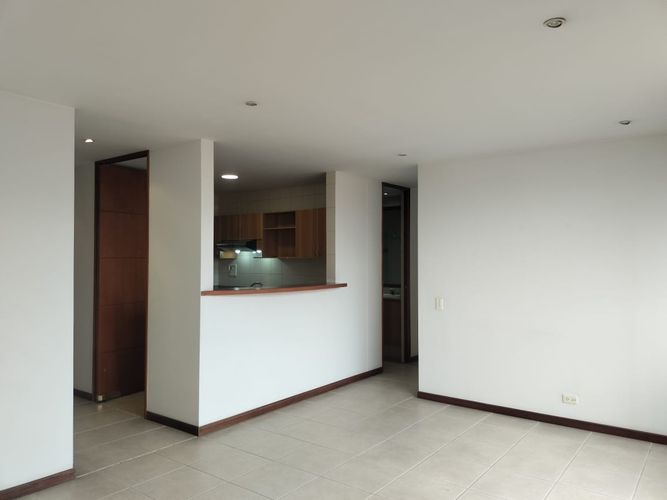 Apartamento de 2 alcobas en arriendo en El Poblado, Medellín, 78 m² · foto 9 de 13