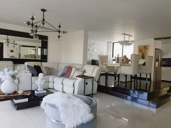 Apartamento de 2 alcobas en venta en Belén, Medellín, 122 m² · foto 3 de 18