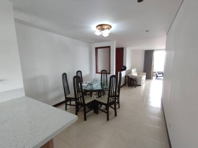 Apartamento de 3 alcobas en arriendo en El Poblado, Medellín, 139 m² · foto 3 de 17