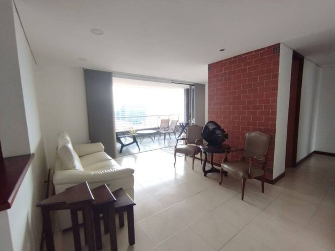 Apartamento de 3 alcobas en arriendo en El Poblado, Medellín, 139 m² · foto 4 de 17
