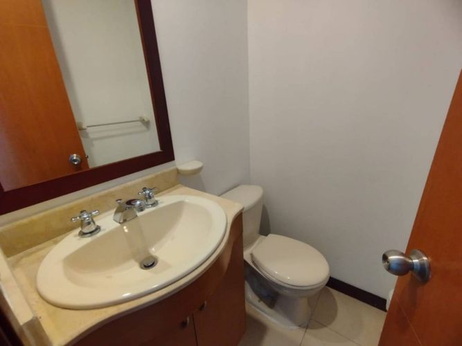 Apartamento de 3 alcobas en arriendo en El Poblado, Medellín, 139 m² · foto 10 de 17