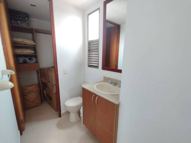 Apartamento de 3 alcobas en arriendo en El Poblado, Medellín, 139 m² · foto 15 de 17