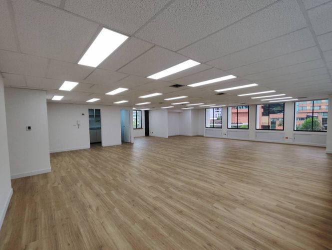 Oficina en arriendo en Milla De Oro, Medellín, 130 m² · foto 2 de 13