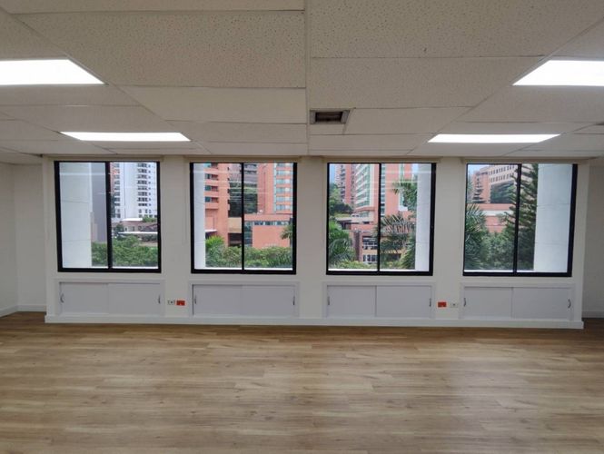 Oficina en arriendo en Milla De Oro, Medellín, 130 m² · foto 9 de 13