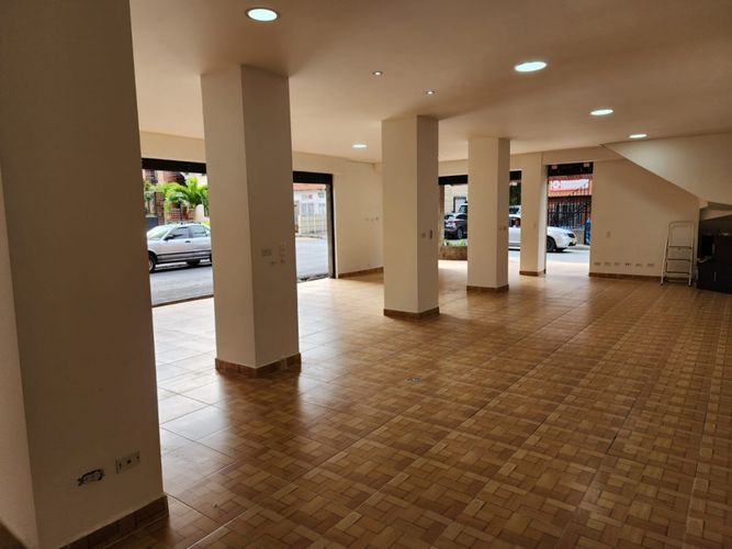 Local en arriendo en Santa Lucia, Medellín, 100 m² · foto 3 de 8