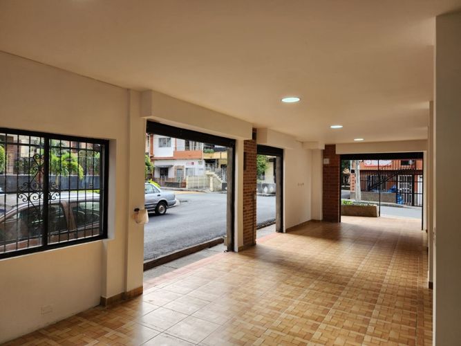 Local en arriendo en Santa Lucia, Medellín, 100 m² · foto 5 de 8