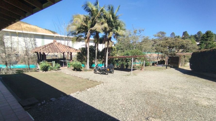 Finca en arriendo en La Hondita, Guarne, 245 m² · foto 8 de 24