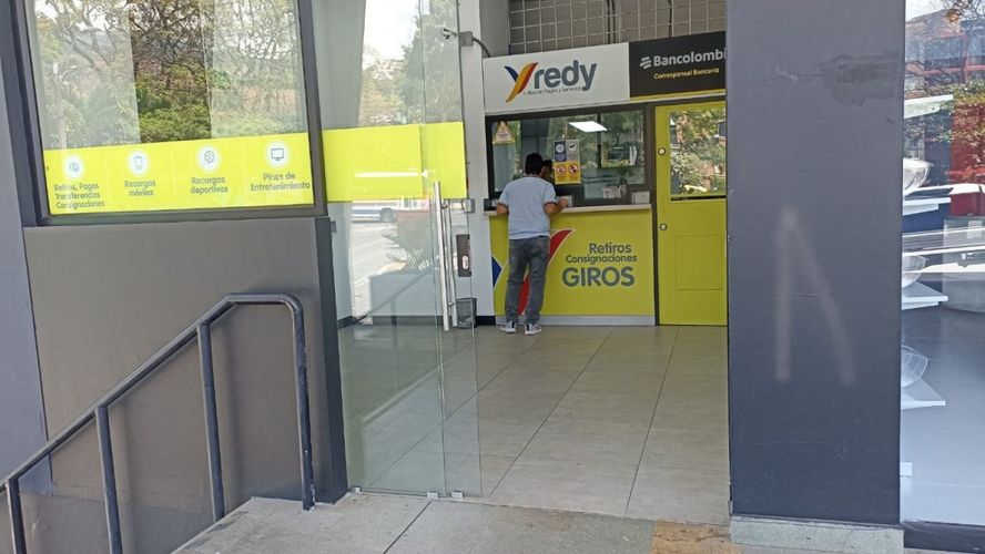Local en venta en Los Colores, Medellín, 27 m² · foto 5 de 8