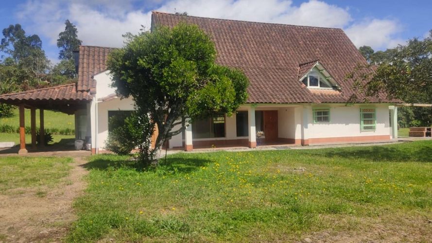 Finca en arriendo en San Antonio De Pereira, Rionegro, 250 m² · foto 2 de 19