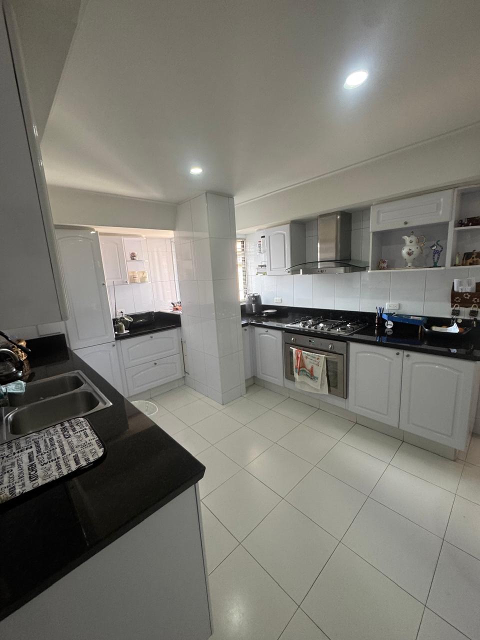 Apartamento en venta en Chicó Navarra, Bogotá · foto 9 de 24