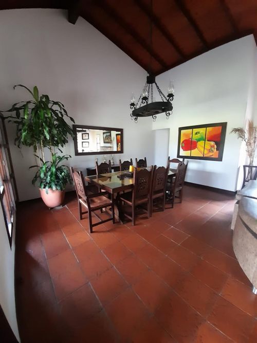 Casa de 6 alcobas en venta en El Saladito, Cali, 450 m² · foto 5 de 24