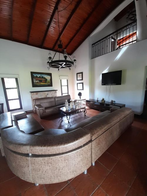 Casa de 6 alcobas en venta en El Saladito, Cali, 450 m² · foto 7 de 24