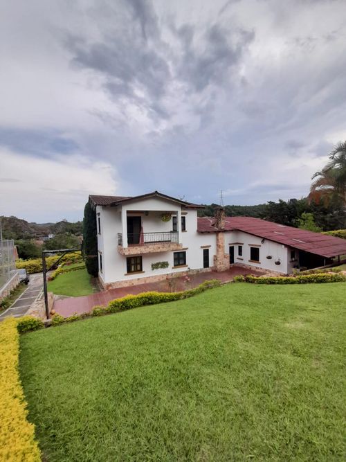 Casa de 6 alcobas en venta en El Saladito, Cali, 450 m² · foto 19 de 24
