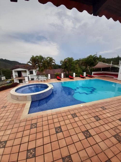 Casa de 6 alcobas en venta en El Saladito, Cali, 450 m² · foto 21 de 24