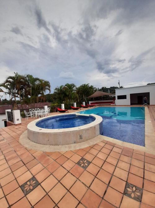Casa de 6 alcobas en venta en El Saladito, Cali, 450 m² · foto 22 de 24