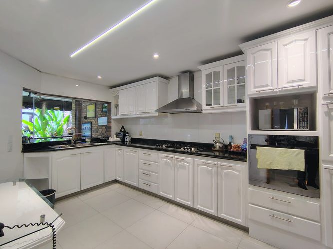 Casa de 4 alcobas en venta en Lagos Del Cacique, Bucaramanga, 395 m² · foto 2 de 24