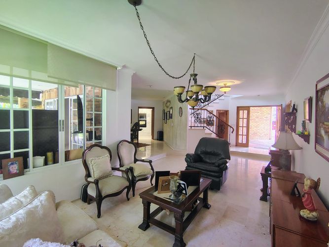 Casa de 4 alcobas en venta en Lagos Del Cacique, Bucaramanga, 395 m² · foto 6 de 24
