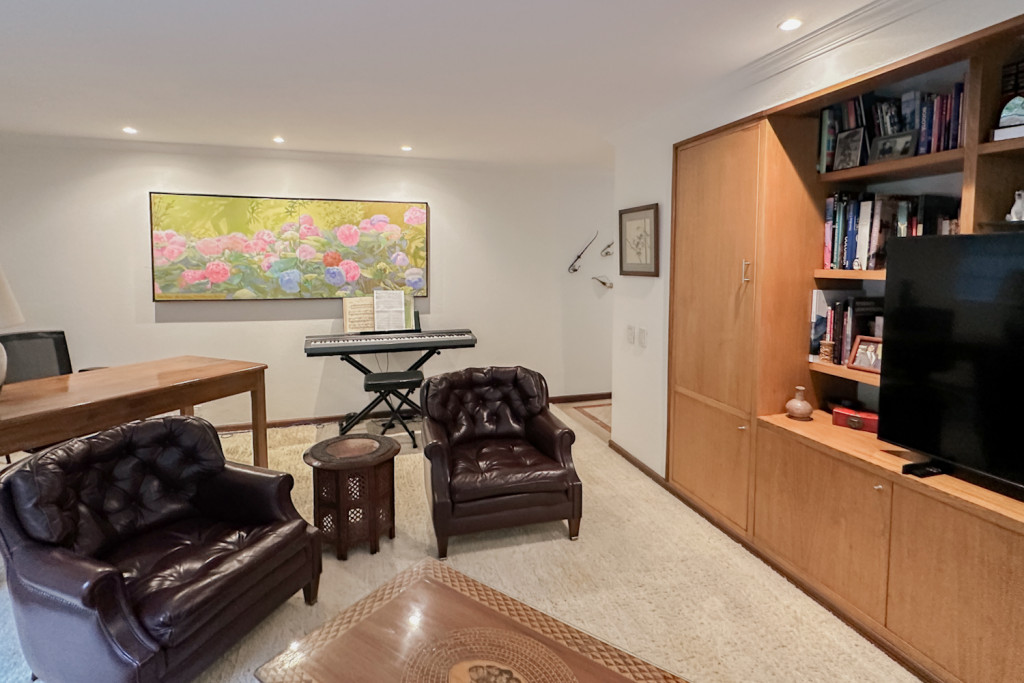 Apartamento en venta en Los Rosales, Bogotá · foto 3 de 21