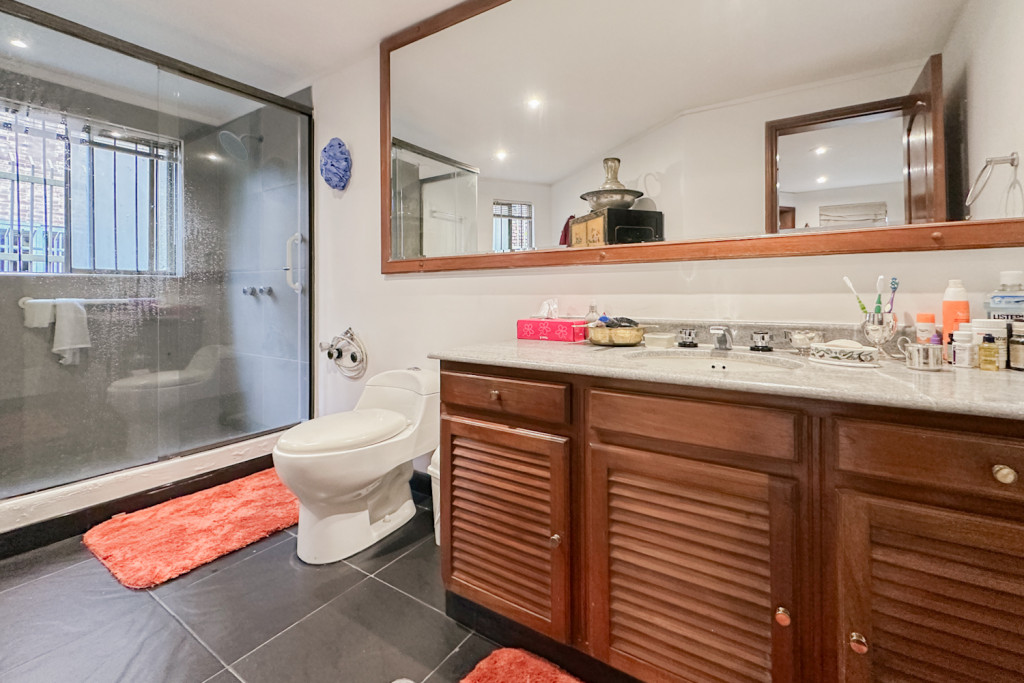Apartamento en venta en Los Rosales, Bogotá · foto 18 de 21