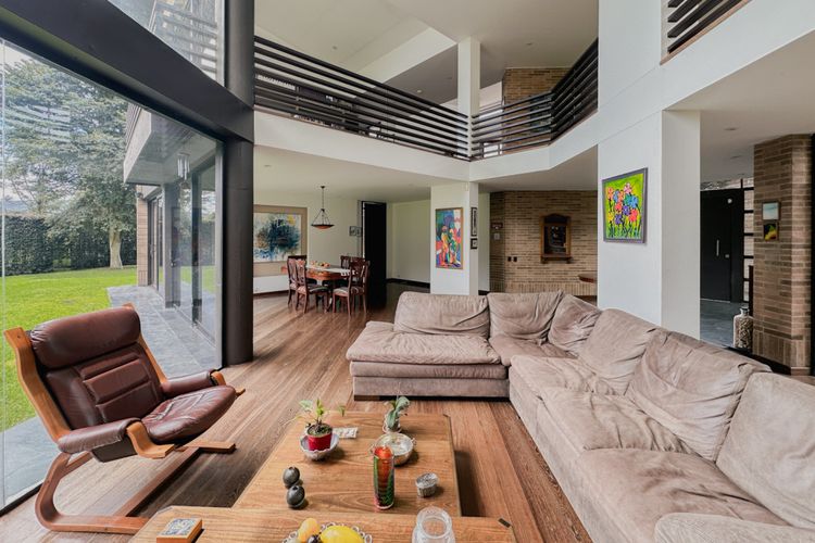 Casa de 4 alcobas en venta en Guaymaral, Bogotá, 392 m² · foto 5 de 24