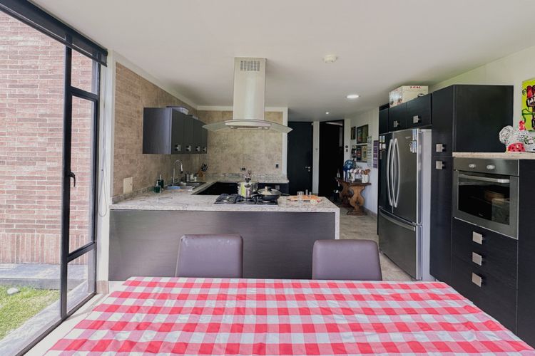 Casa de 4 alcobas en venta en Guaymaral, Bogotá, 392 m² · foto 9 de 24