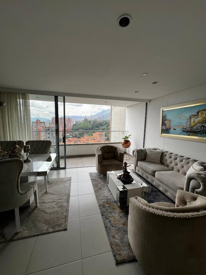 Apartamento en venta en Cumbres, Envigado · foto 3 de 13