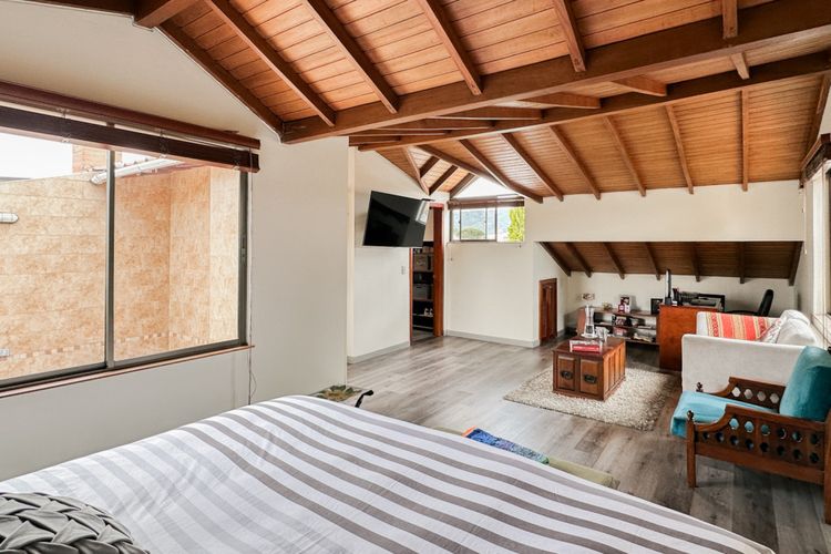 Apartamento de 4 alcobas en venta en Ub Los Geranios, Chía, 180 m² · foto 13 de 24