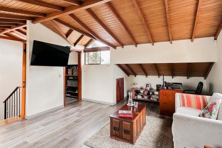 Apartamento de 4 alcobas en venta en Ub Los Geranios, Chía, 180 m² · foto 14 de 24