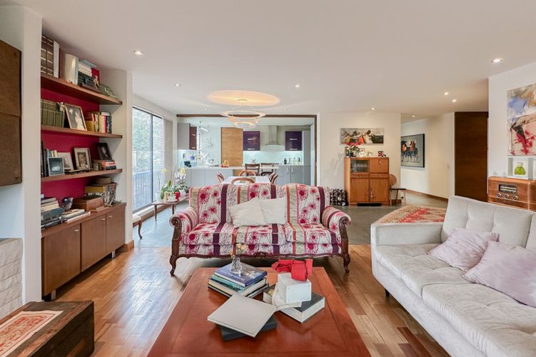 Apartamento de 3 alcobas en venta en San Patricio, Bogotá, 206 m² · foto 2 de 20