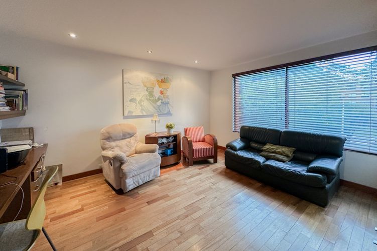 Apartamento de 3 alcobas en venta en San Patricio, Bogotá, 206 m² · foto 8 de 20