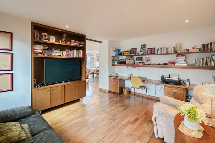Apartamento de 3 alcobas en venta en San Patricio, Bogotá, 206 m² · foto 9 de 20