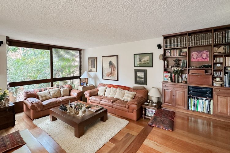 Apartamento de 5 alcobas en venta en Los Rosales, Bogotá, 345 m² · foto 3 de 24