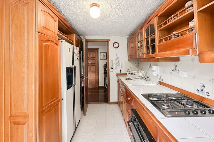 Apartamento de 5 alcobas en venta en Los Rosales, Bogotá, 345 m² · foto 5 de 24