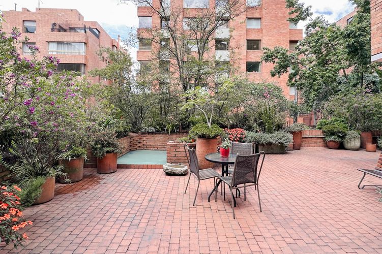 Apartamento de 5 alcobas en venta en Los Rosales, Bogotá, 345 m² · foto 6 de 24