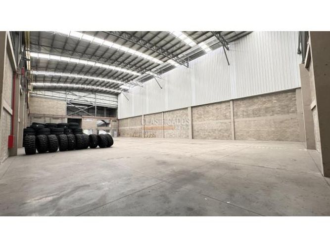 Bodega en arriendo en Zona Industrial, Yumbo, 1871 m² · foto 4 de 19