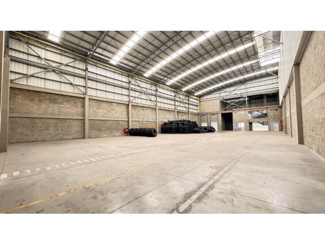 Bodega en arriendo en Zona Industrial, Yumbo, 1871 m² · foto 7 de 19